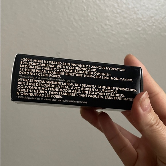 MAC Studio Radiance Serum-Powered Foundation Shade NW11 NEW - Picture 6 of 8